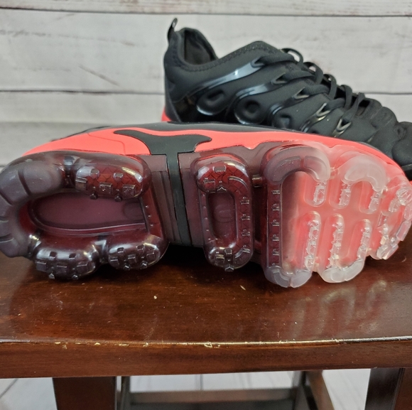 running shoes - Picture 4 of 6